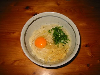 醤油でたべるかけうどん