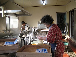 立ち食いうどん屋さん